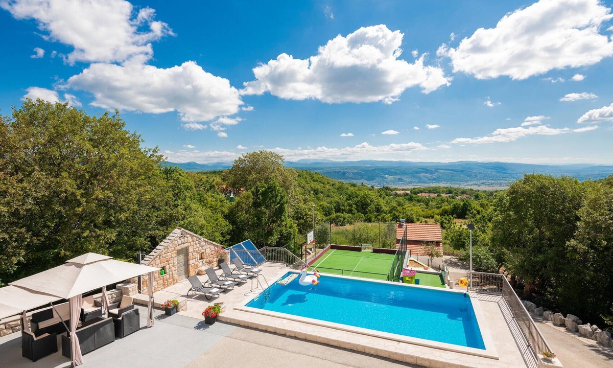 Lokvicici House | Amazing home in Lokvicici