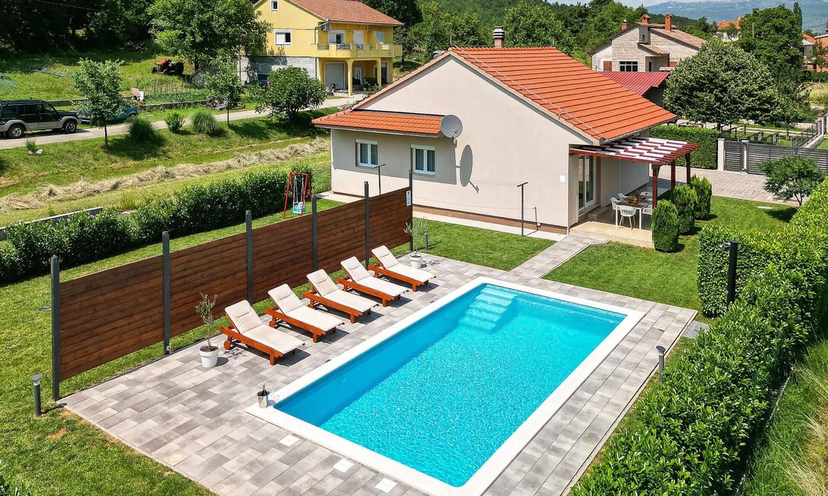 Citluk House | Amazing home in Lucane
