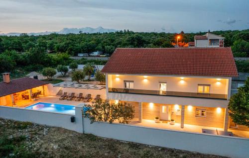 Velim House | Amazing Home In Nadin
