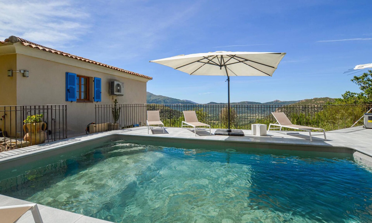 Nessa House | Amazing home in Nessa with private swimming pool, can be inside or outside