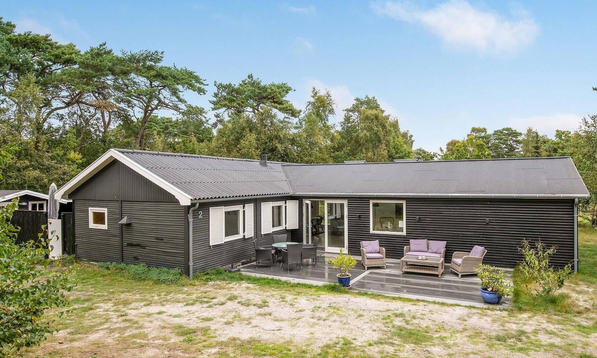 Balka Strand House | Amazing home in Nexø with sauna