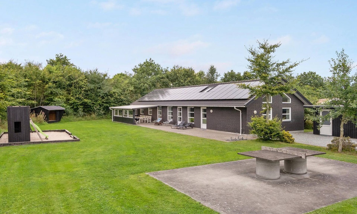 Jegum House | Amazing home in Oksbøl with sauna