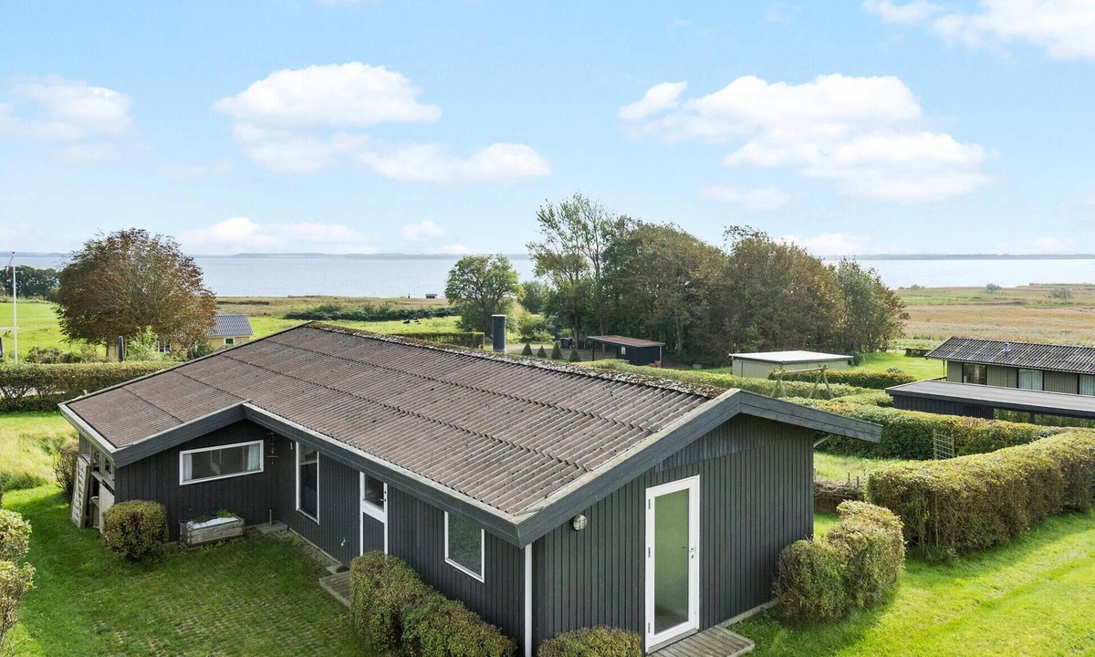 Ronbjerg House | Amazing home in øster assels with WiFi