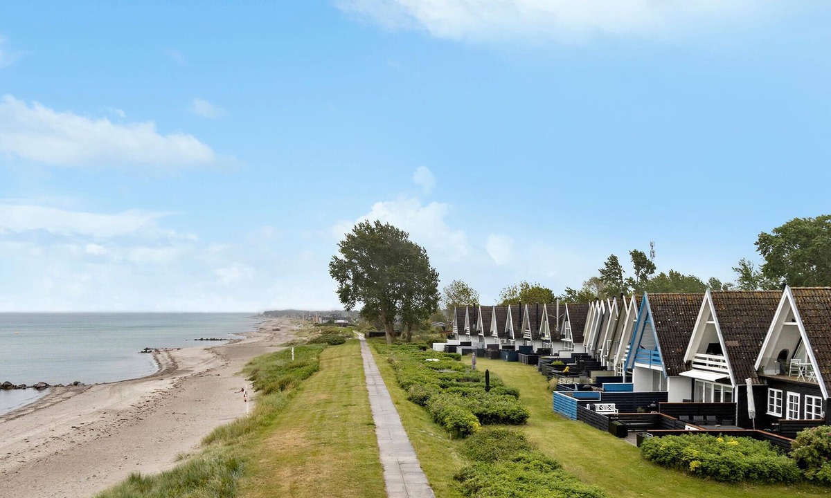 Hasmark Strand House | Amazing home in Otterup with WiFi