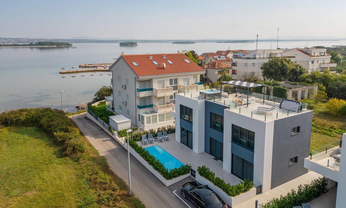 Kraj House | Amazing home in Pasman