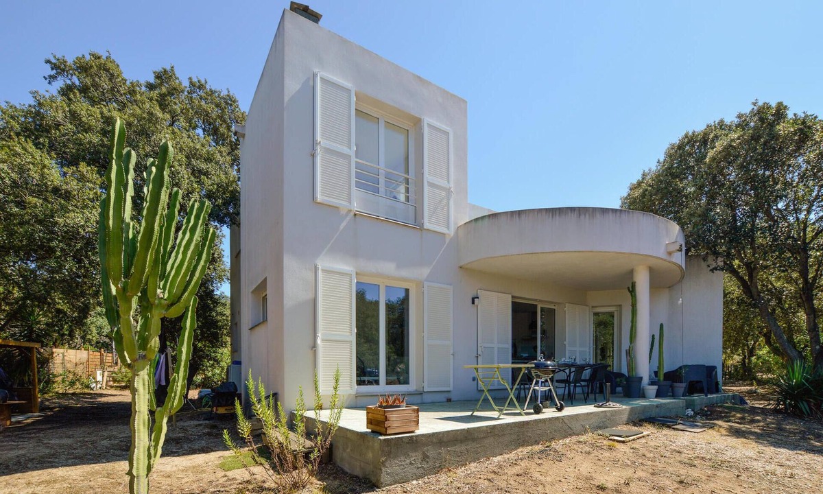 Pigna House | Amazing home in Pigna with kitchen