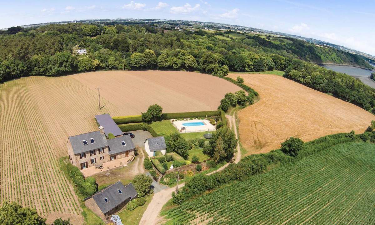 Le Ru House | Amazing home in Pleudaniel