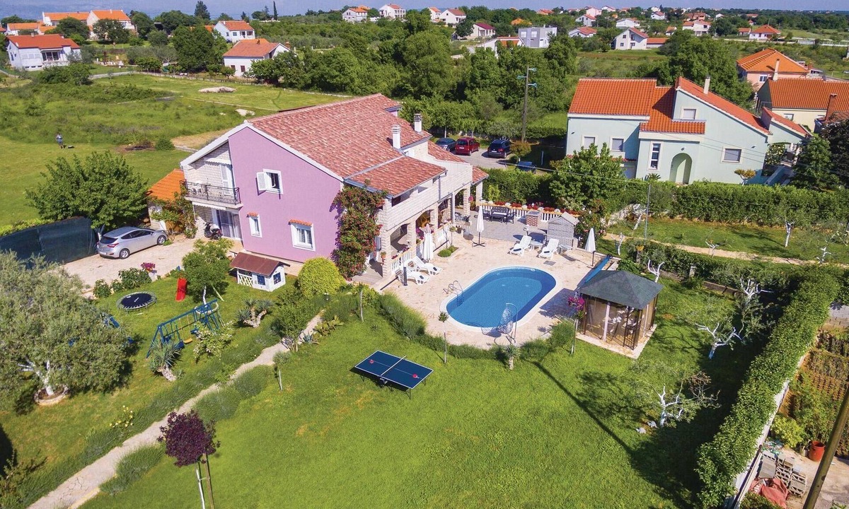 Policnik House | Amazing home in Policnik
