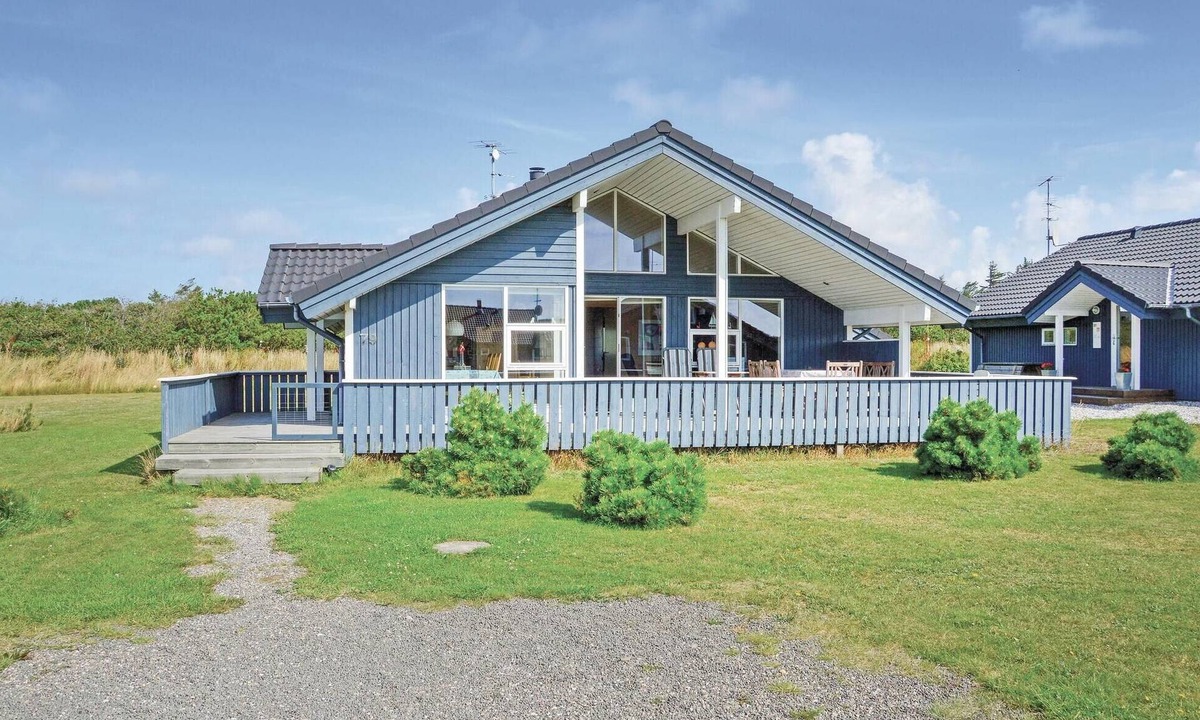 Lodbjerg Hede House | Amazing home in Ringkøbing with kitchen