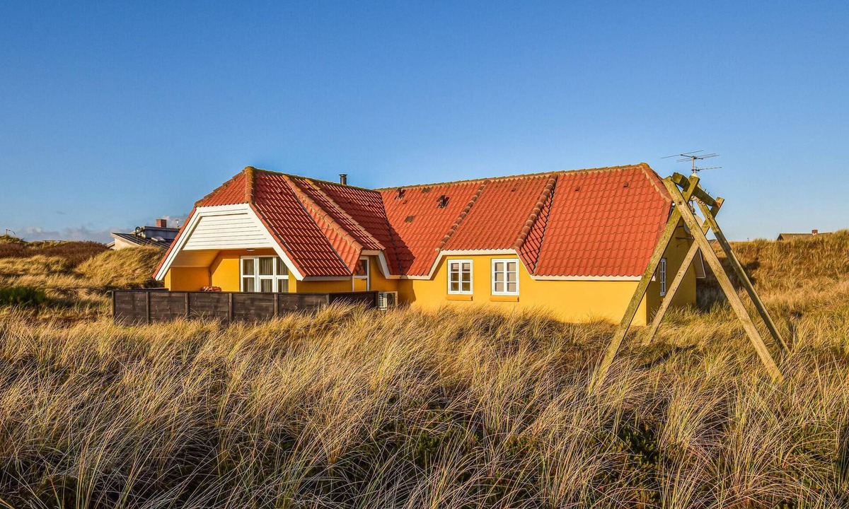 Kryle House | Amazing home in Ringkøbing with kitchen