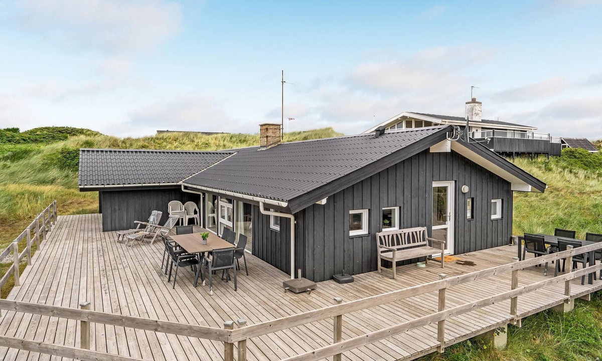 Houvig Strand House | Amazing home in Ringkøbing with sauna