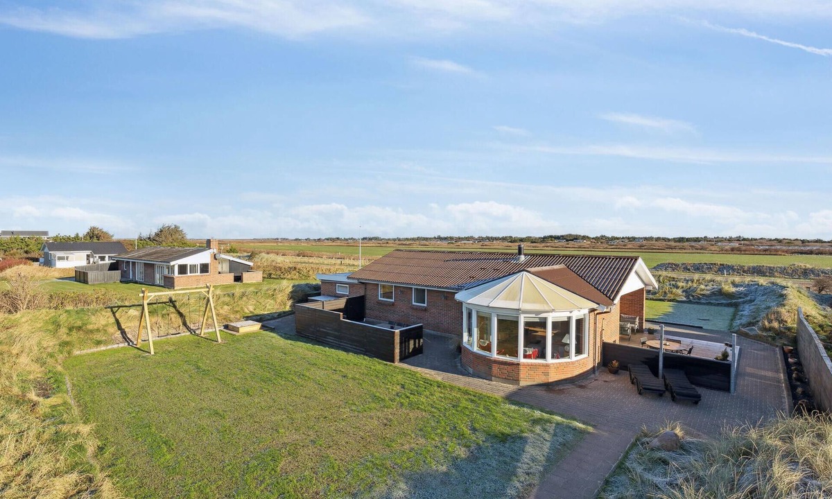 Houvig Strand House | Amazing home in Ringkøbing with sauna