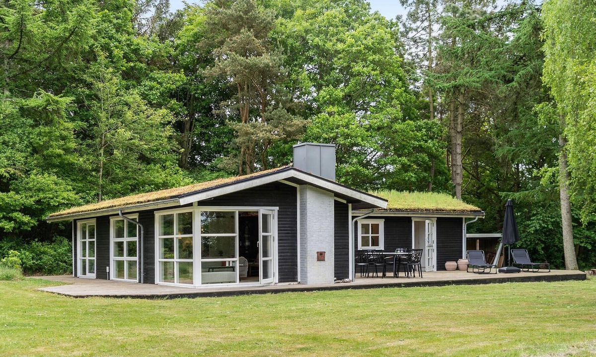 Ronbjerg House | Amazing home in Roslev with WiFi