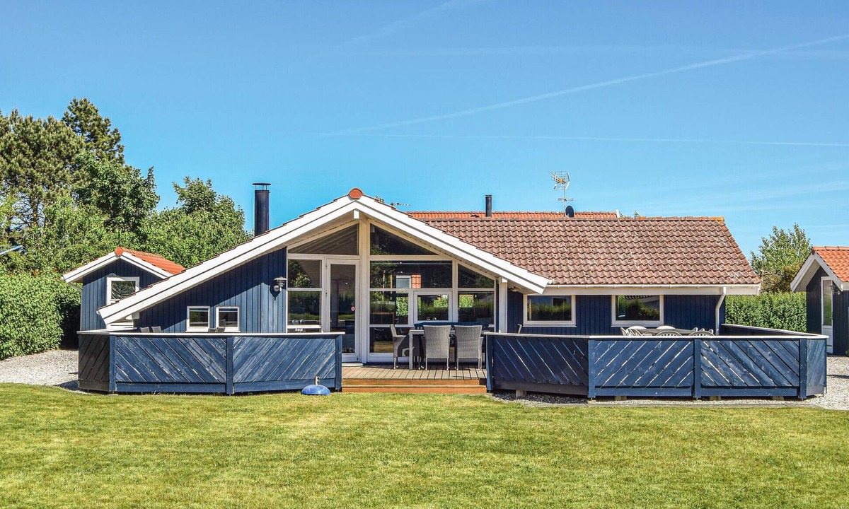 Spodsbjerg House | Amazing home in Rudkøbing with sauna