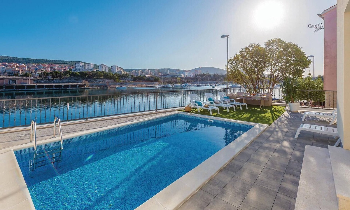 Sibenik House | Amazing home in Sibenik