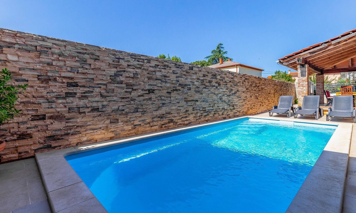 Sisan House | Amazing home in Sisan