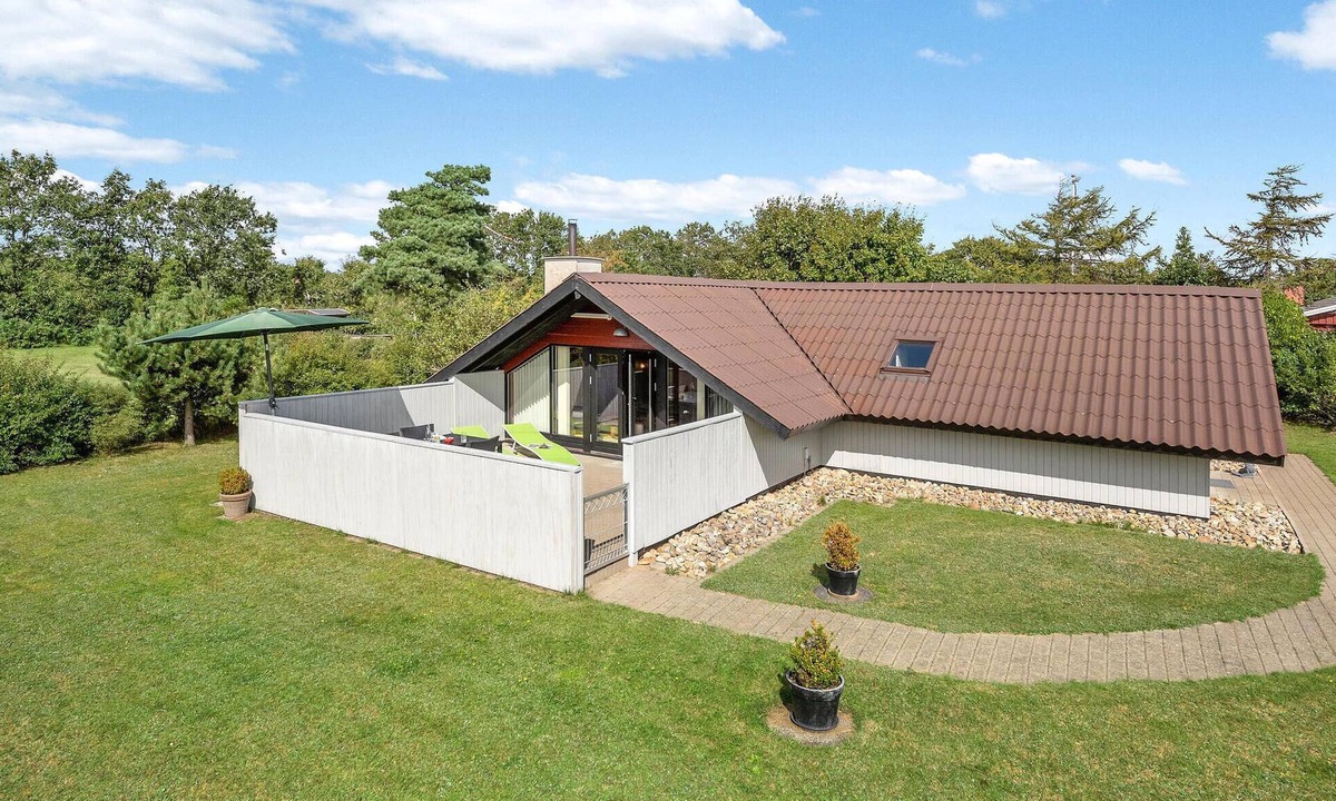 Skjern House | Amazing home in Skjern with kitchen