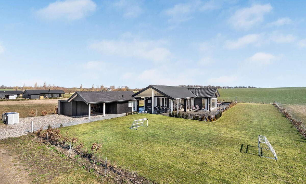 Frolunde House | Amazing home in Slagelse with kitchen