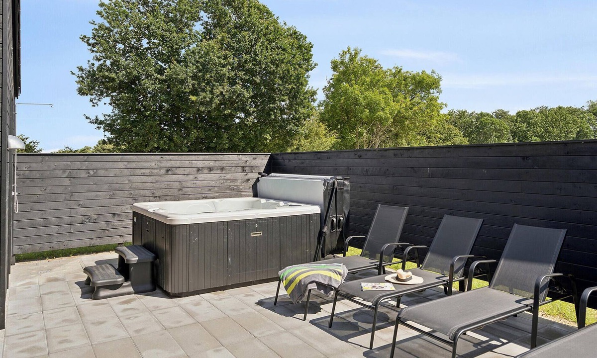 Mommark Strand House | Amazing home in Sydals with sauna