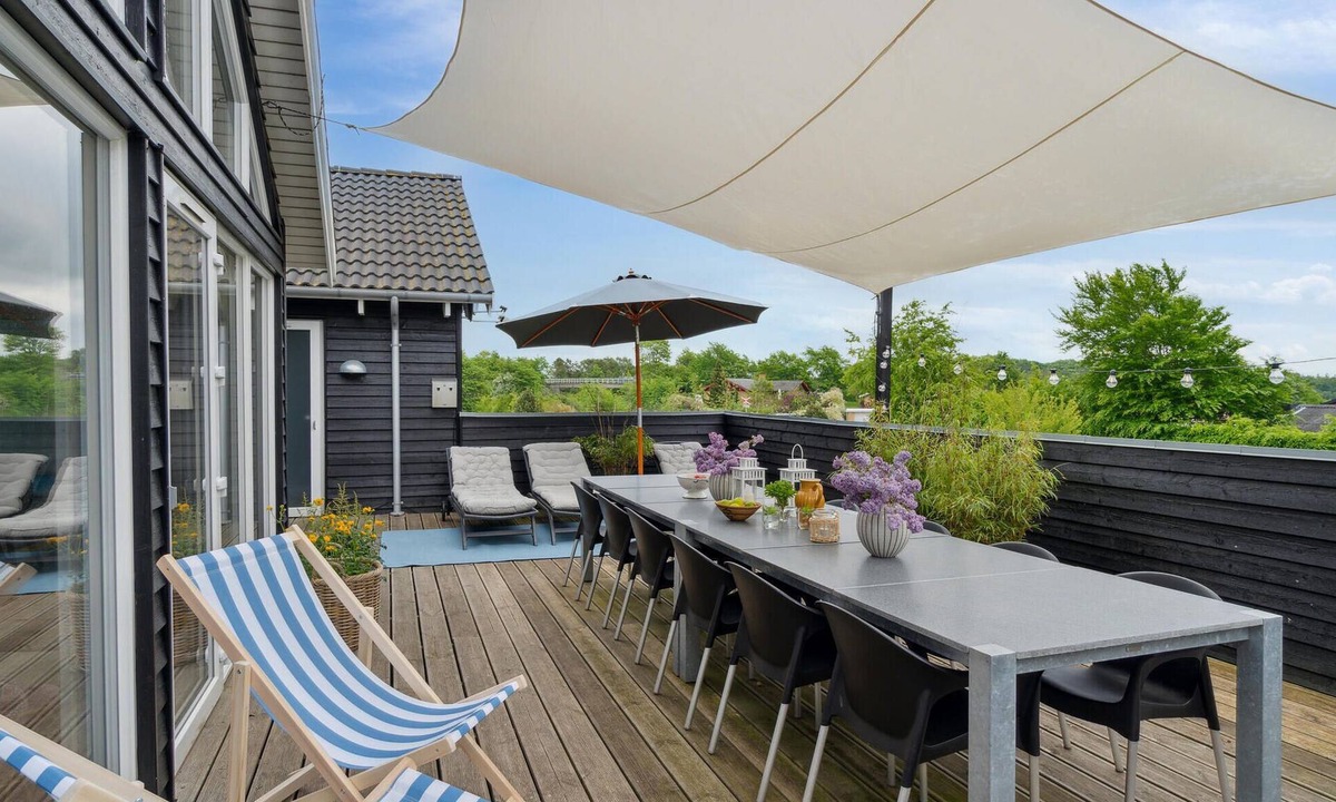 Holloselund House | Amazing home in Tisvildeleje with sauna