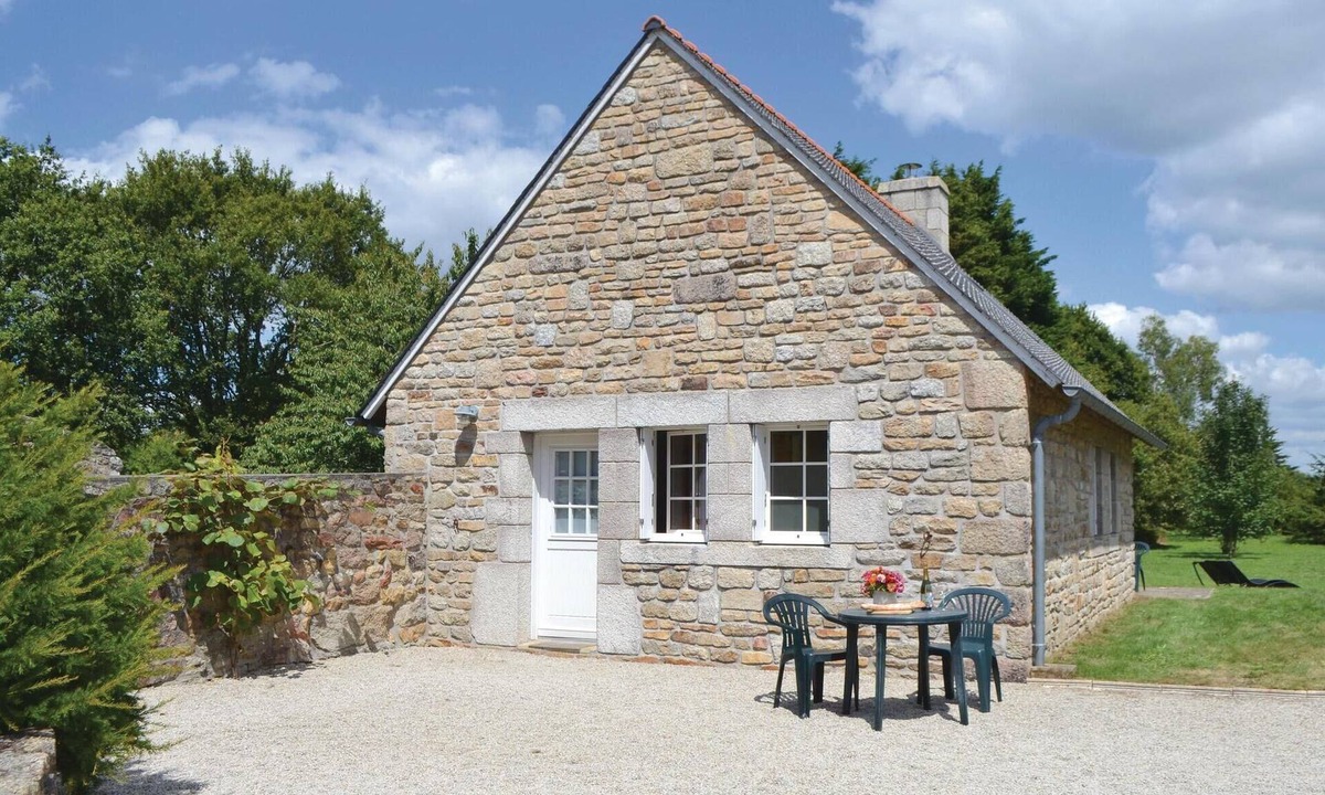 Tregunc House | Amazing home in Tregunc with WiFi