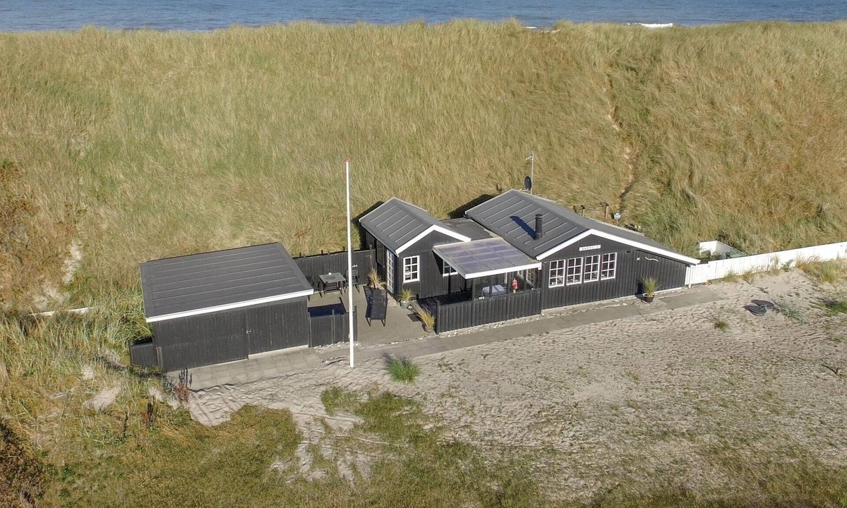 Fjand Badeby House | Amazing home in Ulfborg with kitchen