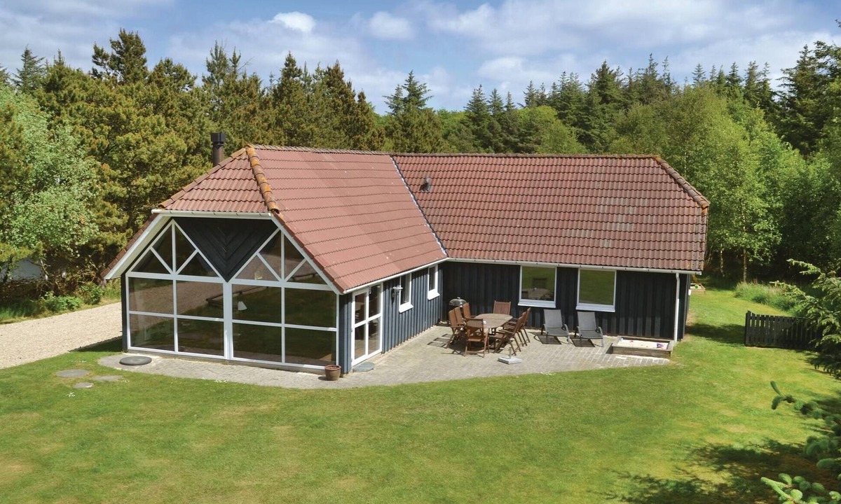 Vejers House | Amazing home in Vejers Strand with sauna