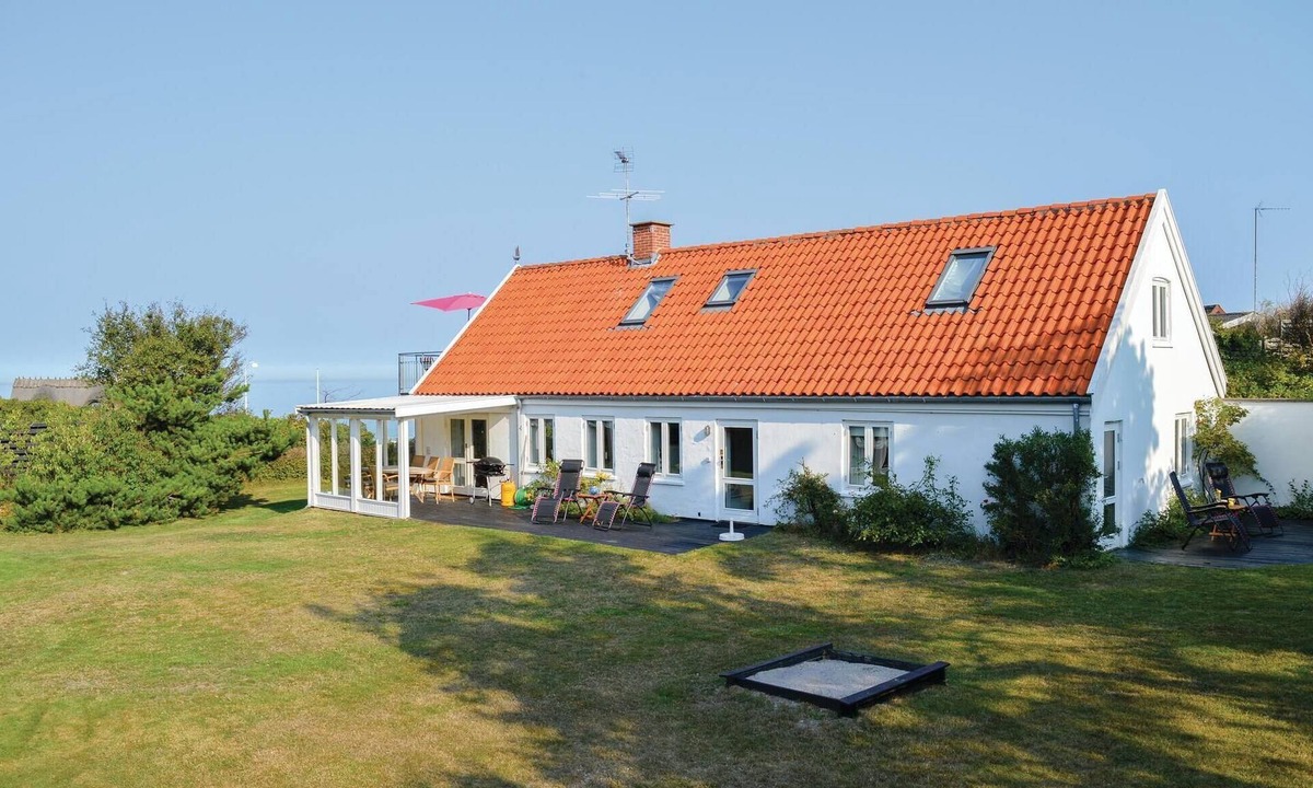 Rageleje House | Amazing home in Vejby with sauna