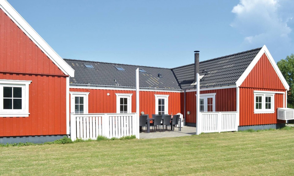 Holloselund House | Amazing home in Vejby with sauna