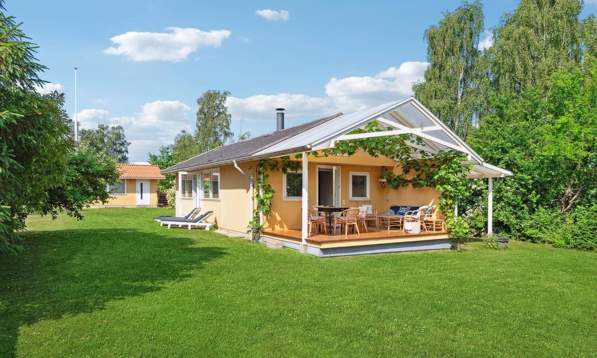 Holloselund House | Amazing home in Vejby with kitchen