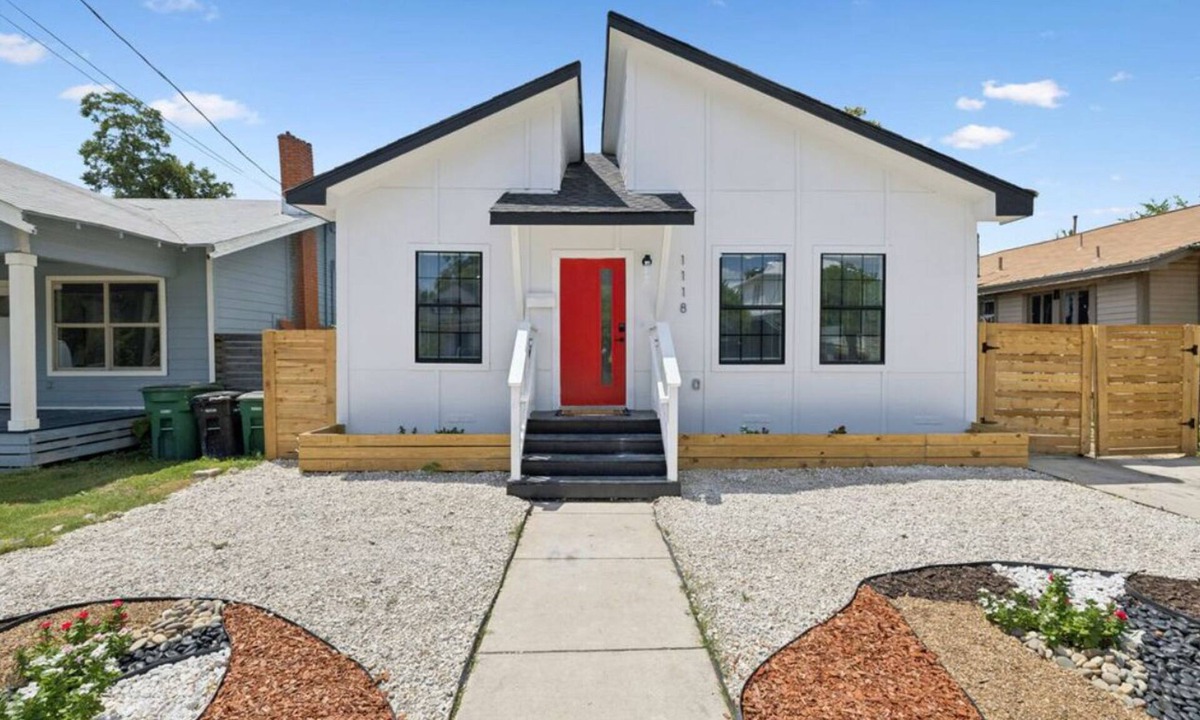 Eastside Promise Neighborhood House | Amazing house close to downtown , 5 beds and 3 bath