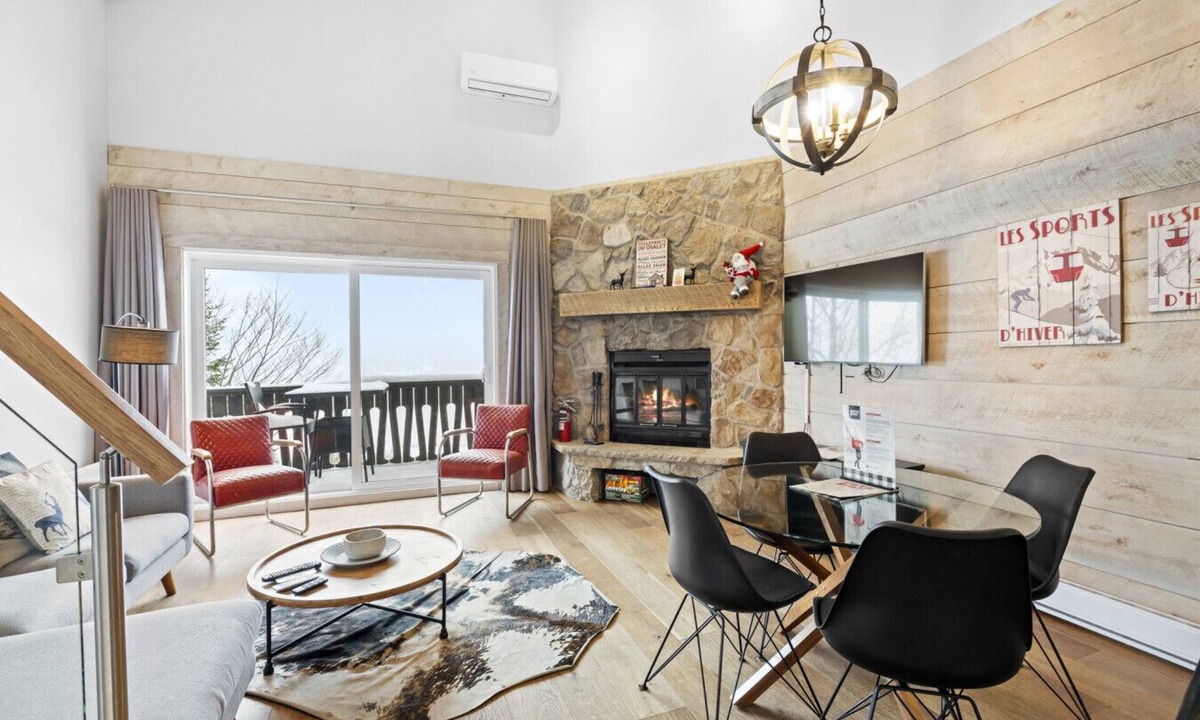 Mont-Tremblant Condo | Amazing Lake/Mountain View 5min to Tremblant(439)