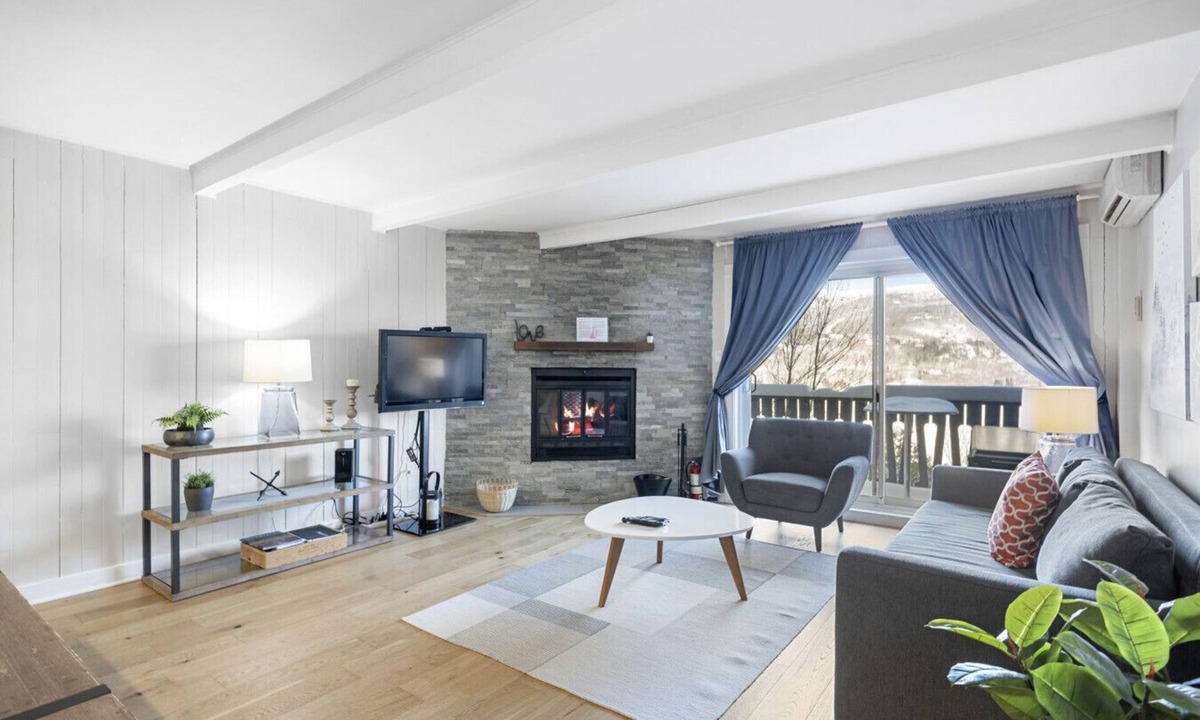 Mont-Tremblant Condo | Amazing Lake/Mountain View 5 min to Tremblant (8)