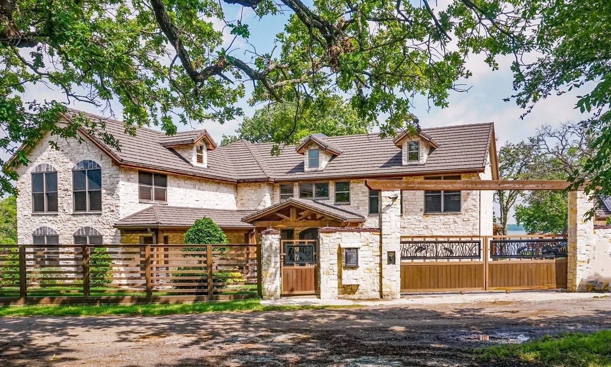 Quinlan House | Amazing lakefront home with custom boat dock!