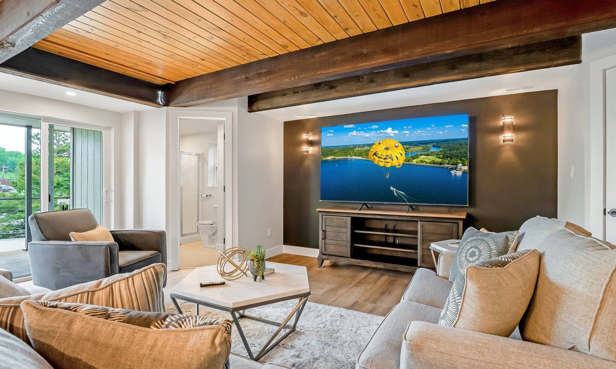 Osage Beach House | Amazing Lakefront Paradise With Perfect Location