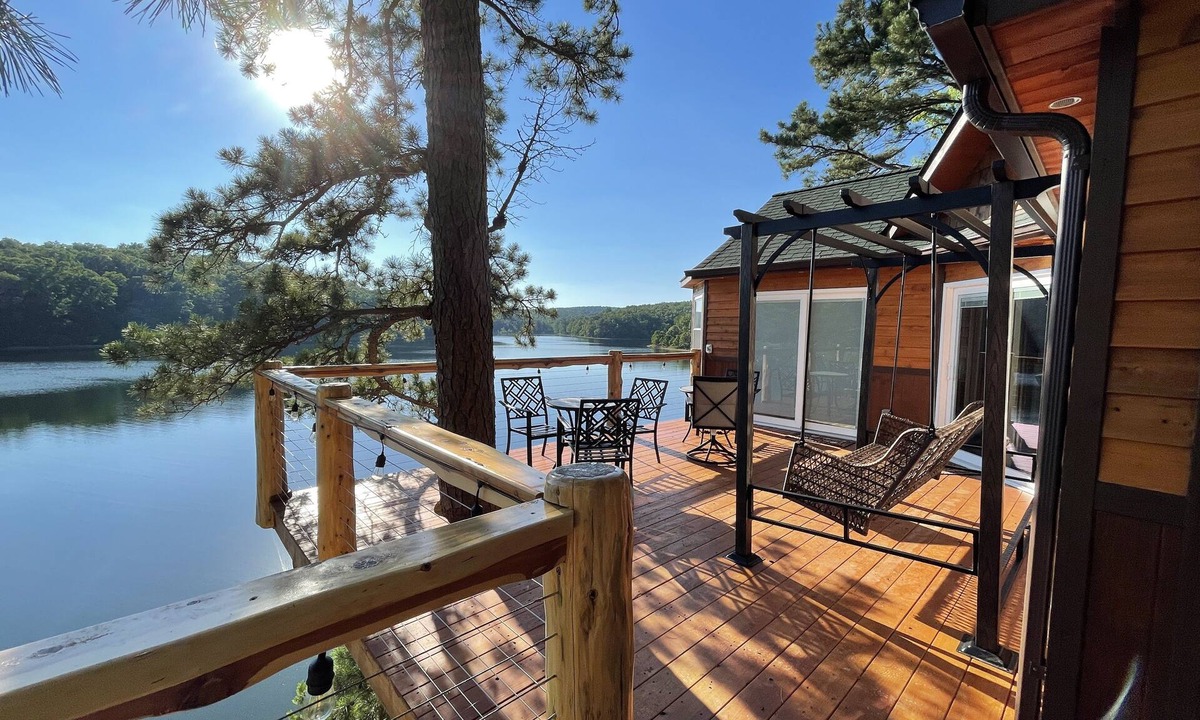 Potosi House | Amazing lakeview Spring Lake Tree House #2 "LoveLight" w/hot tub
