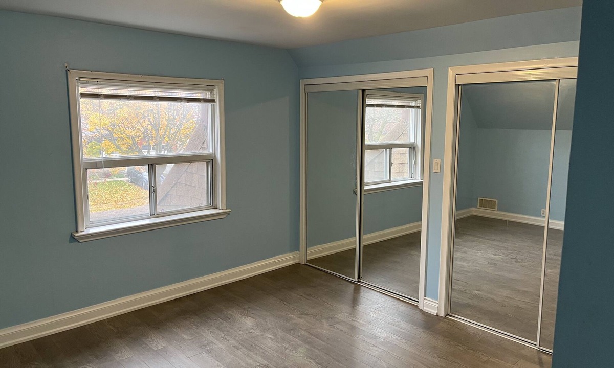 Newtonbrook House | Amazing location!