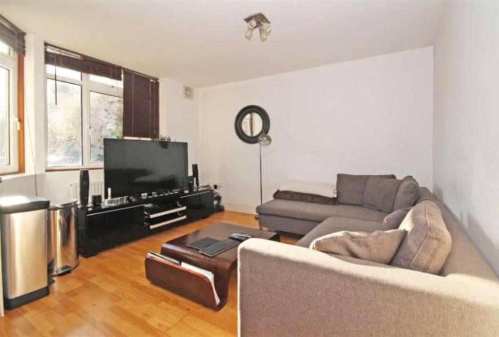 North Acton Apartment | Amazing modern 2 bed