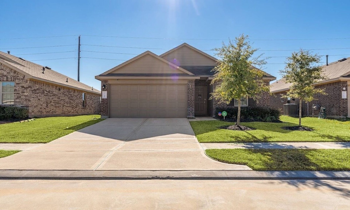 Spring House | Amazing & Modern 3BR, 2BA Home near IAH, DT