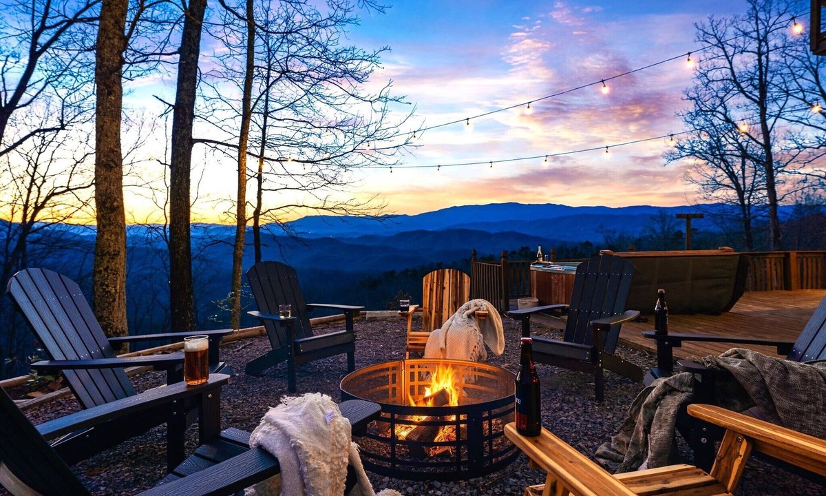 Sevierville Cabin | AMAZING Mountain Views Retreat | FirePit | Games | Upscale | HotTub | Sleeps 12