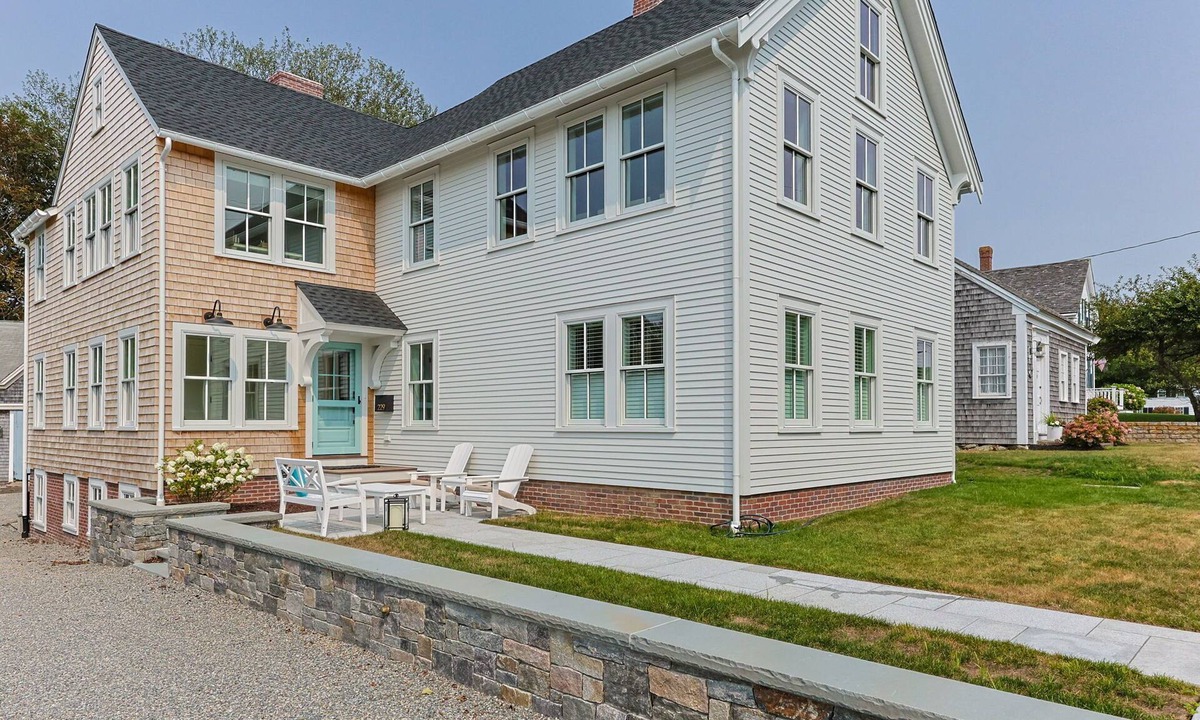 Chatham House | AMAZING NEW HOME, STEPS FROM LIGHTHOUSE BEACH!
