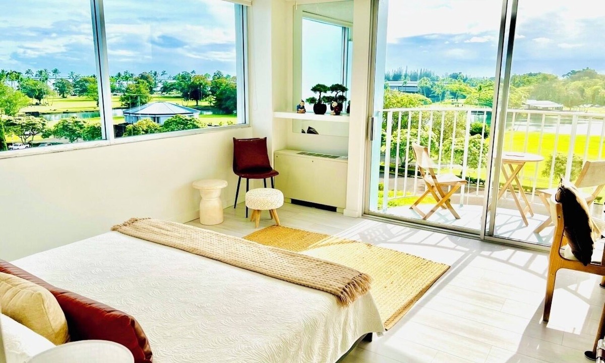 Hilo Condo | Amazing Ocean & Park Views - Pool & AC