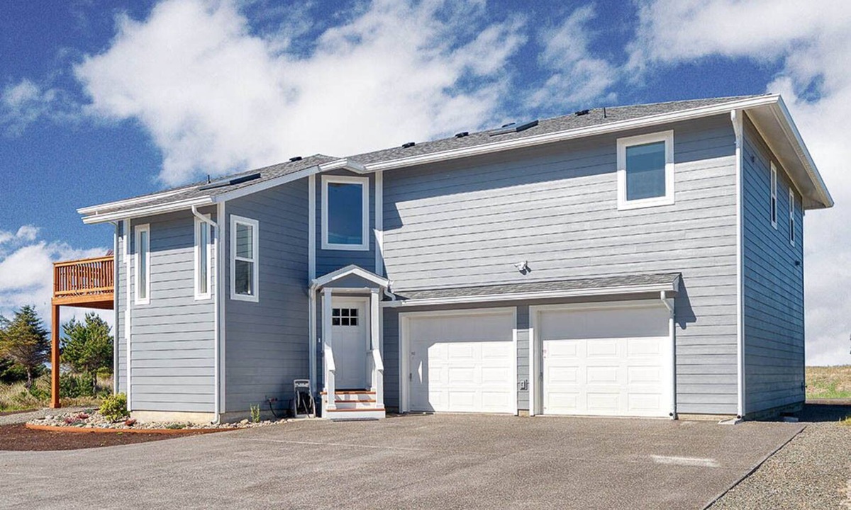 Long Beach House | Amazing Ocean View, Beachfront, Luxurious, Private (Calder)