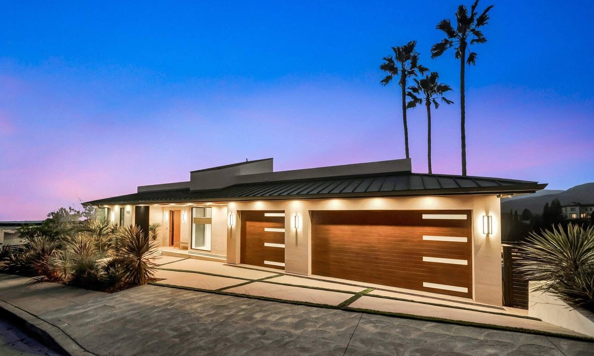 Pacific Palisades House | Amazing Palisades contemporary masterpiece!
