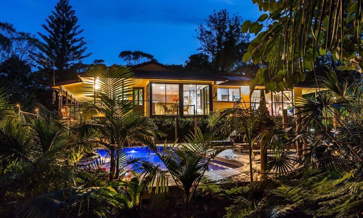 Diamond Beach House | Amazing Pet Friendly Beach Retreat - Pool+Firepit