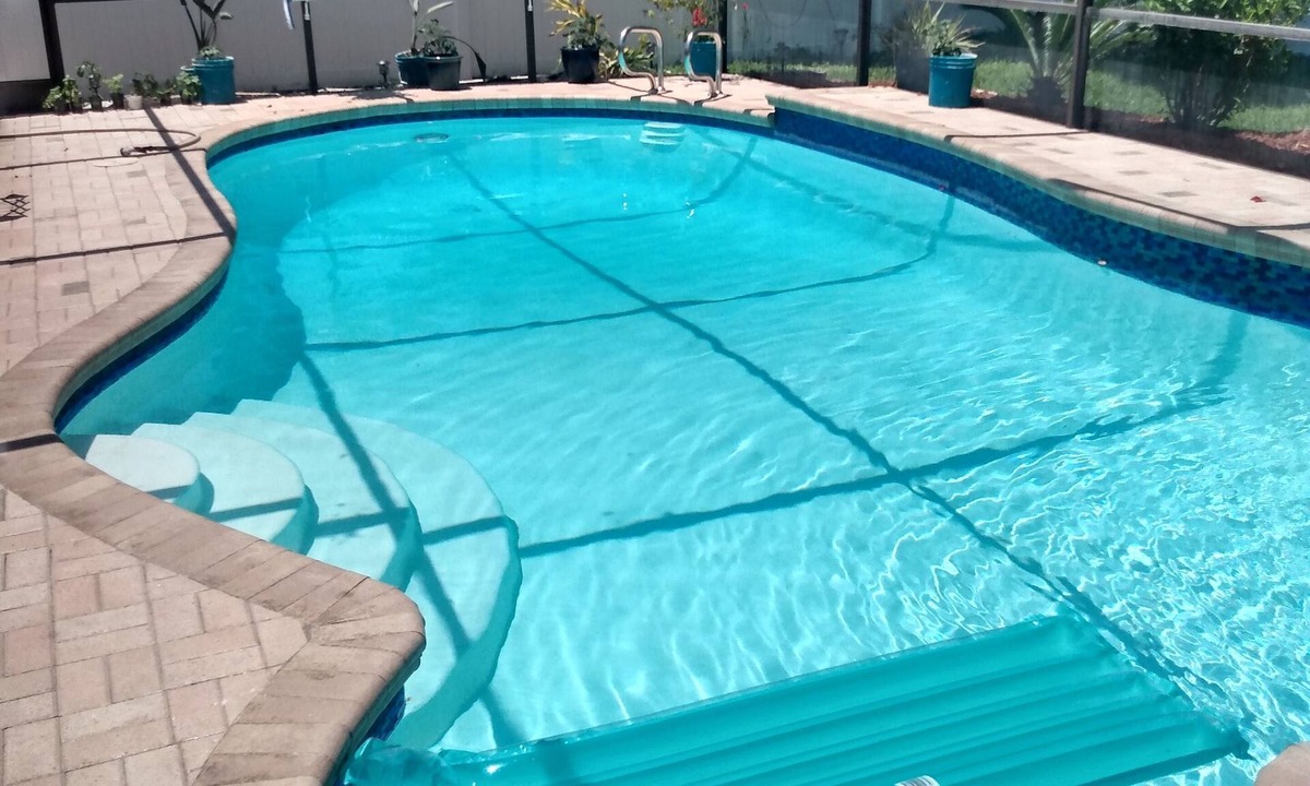 Harbor Bluffs House | Amazing Pool HOME , FREE HEATED Spa only 2 Miles to Beach!Sleeps 10 !