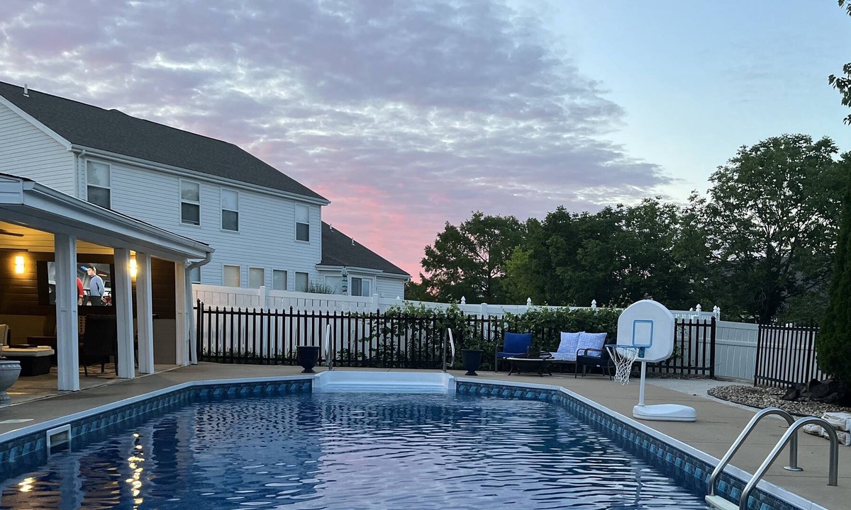 Dardenne Prairie House | Amazing Private Pool