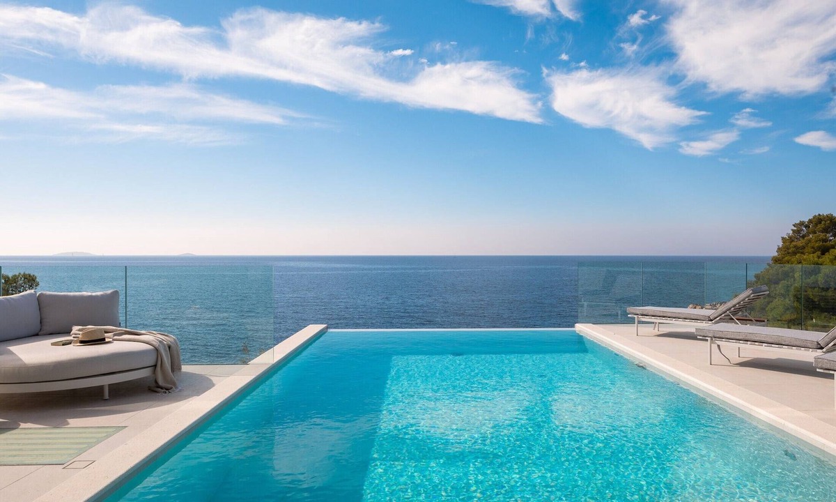 Primosten Burnji Villa | Amazing Seafront Croatian Villa | 5 Bedrooms | Villa Primosten Pearl