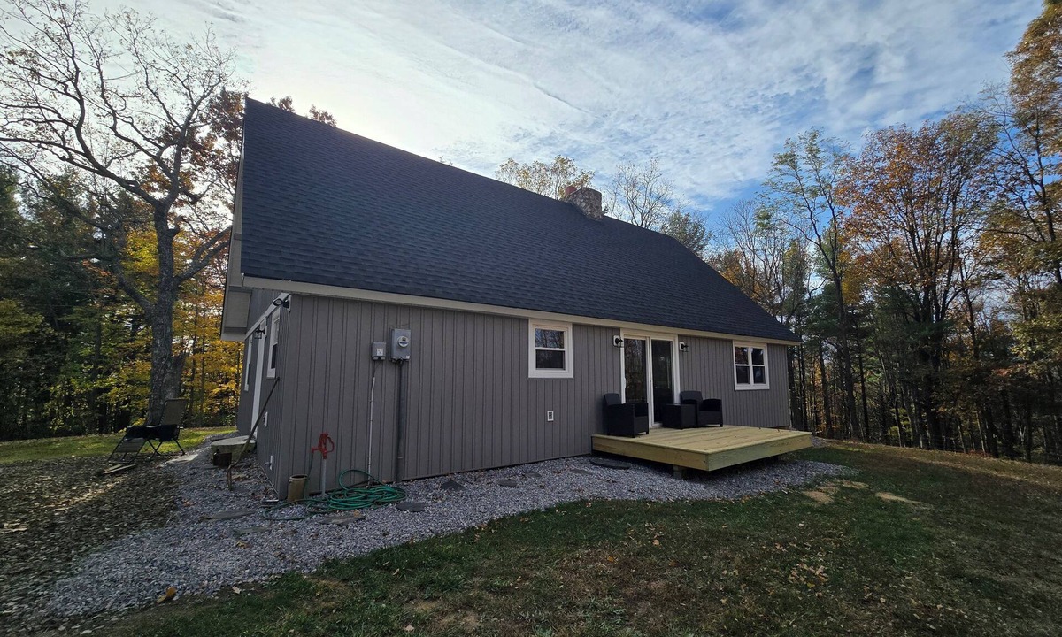 Copper Hill House | Amazing secluded 3-bedroom house with AC in charming Floyd County.