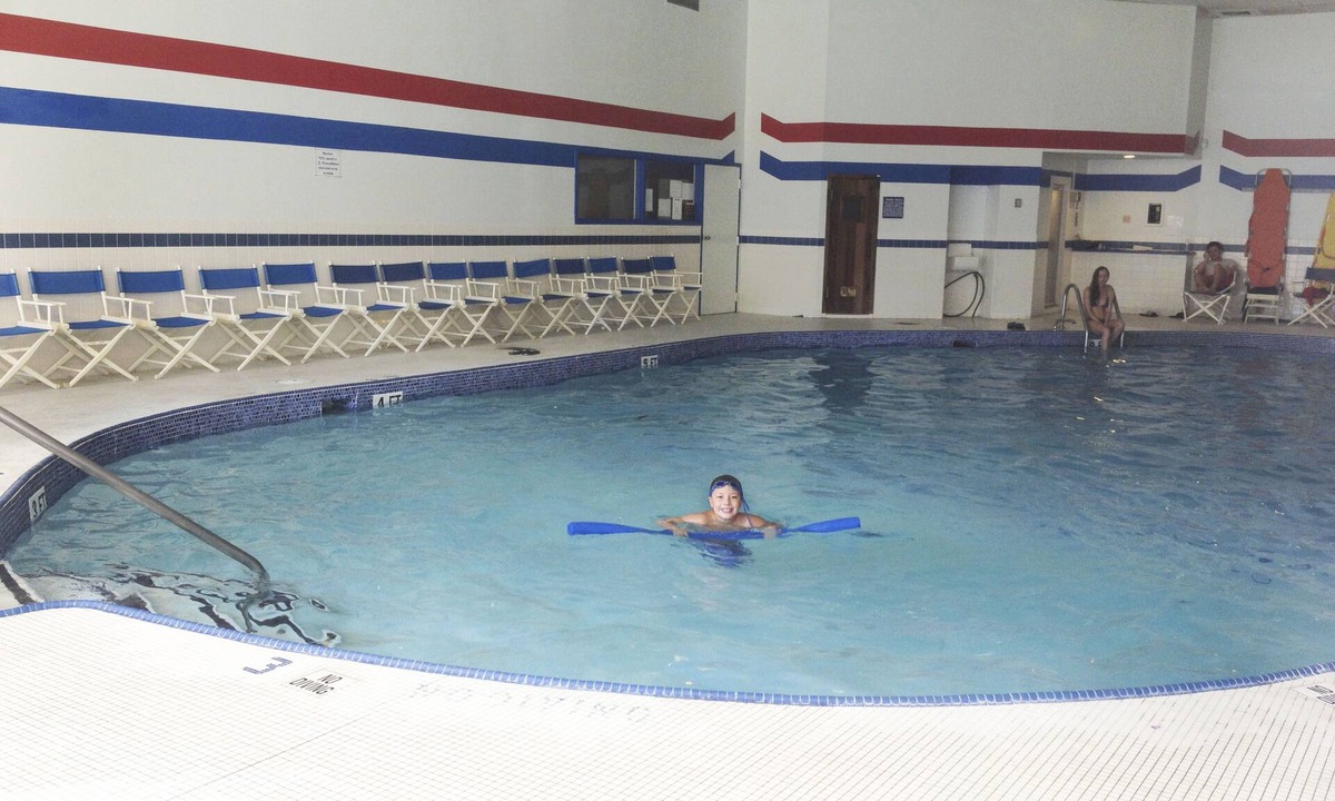 Bushkill House | Amazing Space in the Poconos - The Perfect Getaway with King Size Bed & Wifi